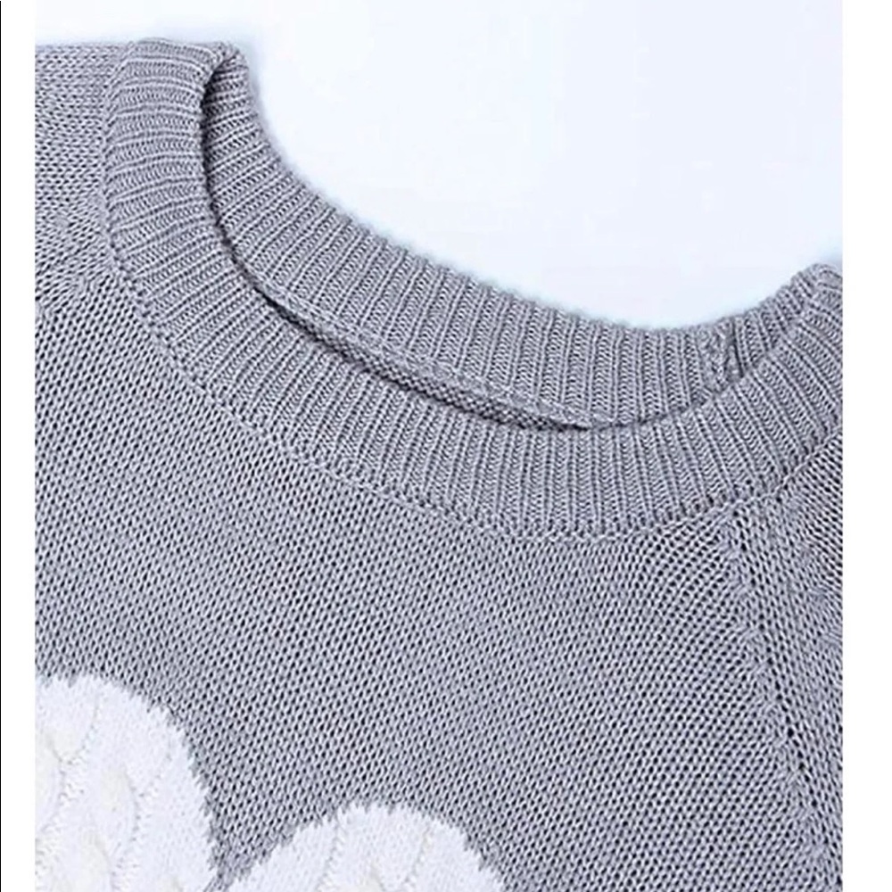 Gray Heart Pattern sweater - Picture 4 of 6